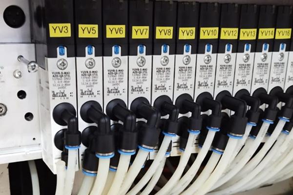 Servis hydraulických a vzduchových komponentů